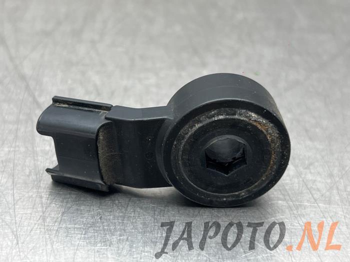 Klopfsensor van een Toyota Yaris III (P13) 1.5 16V Hybrid 2015