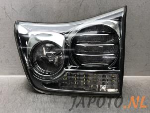 Usagé Feu arrière droit Lexus RX (U3) 400h V6 24V VVT-i 4x4 Prix € 99,99 Règlement à la marge proposé par Japoto Parts B.V.