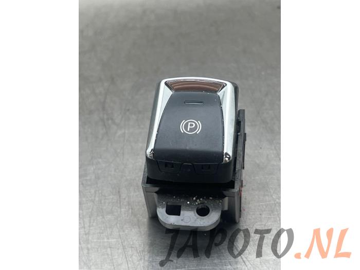 Gebrauchte Handbremse Schalter Nissan Qashqai (J11) 1.2 DIG-T 16V Preis € 26,20 Margenregelung angeboten von Japoto Parts B.V.