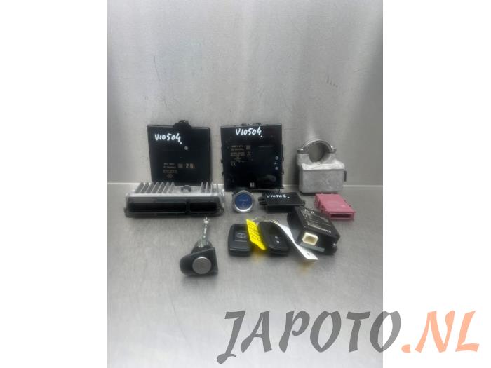 Used Ignition lock + computer Toyota Corolla Touring Sport (E21/EH1) 1.8 16V Hybrid Price € 366,45 Margin scheme offered by Japoto Parts B.V.