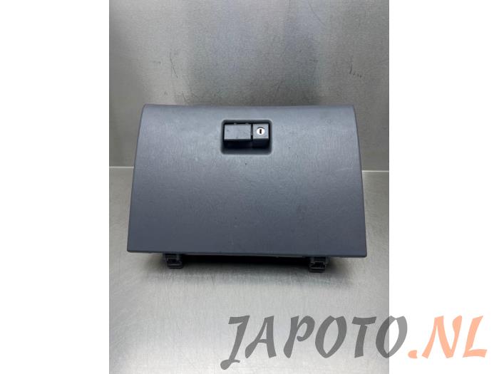 Begagnade Handskfack Toyota Land Cruiser 90 (J9) 3.0 TD Pris € 52,49 Marginaltabell erbjuds av Japoto Parts B.V.