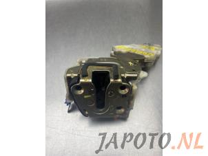 Begagnade Låsmekanism, baklucka Nissan Terrano II (R20/TR50) 2.7 TDi Pris € 29,95 Marginaltabell erbjuds av Japoto Parts B.V.