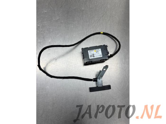 Używane Antena (rózne) Mitsubishi Outlander (GF/GG) 2.0 16V PHEV 4x4 Cena € 78,70 Procedura marży oferowane przez Japoto Parts B.V.