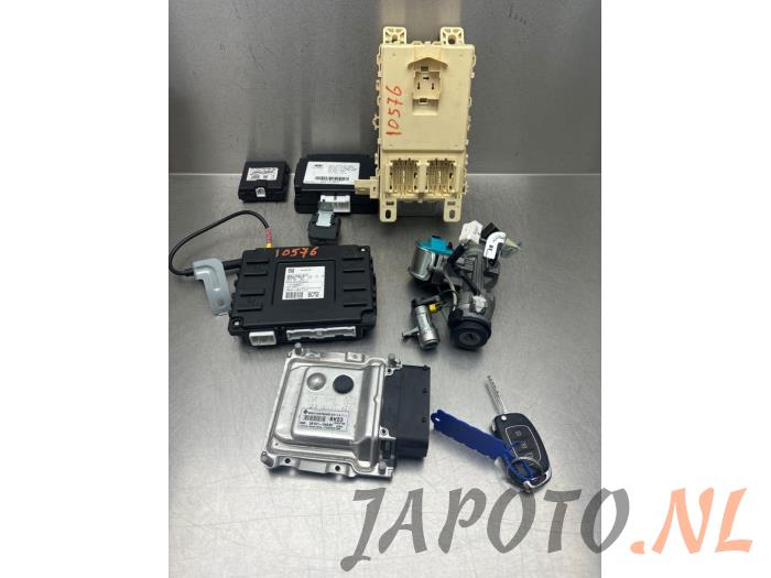 Used Ignition lock + computer Hyundai i10 (B5) 1.0 12V Price € 209,99 Margin scheme offered by Japoto Parts B.V.