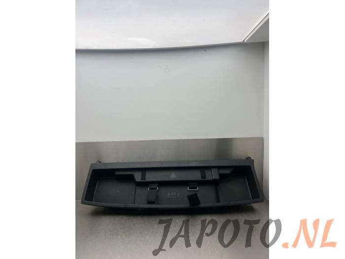 Używane Schowek Kia Niro I (DE) 1.6 GDI PHEV Cena € 52,45 Procedura marży oferowane przez Japoto Parts B.V.