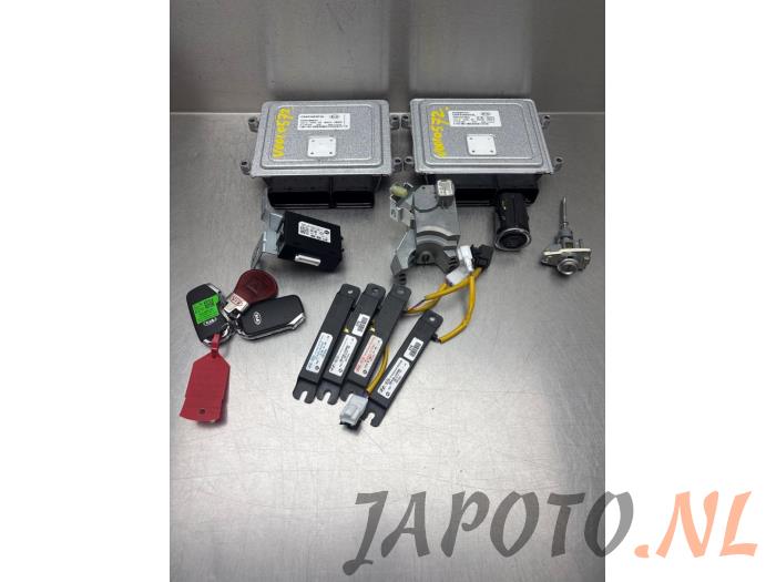 Used Ignition lock + computer Kia Niro I (DE) 1.6 GDI PHEV Price € 208,95 Margin scheme offered by Japoto Parts B.V.