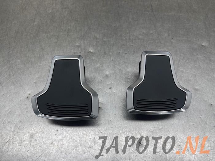 Usagé Kit manettes de commande Kia Niro I (DE) 1.6 GDI PHEV Prix € 52,49 Règlement à la marge proposé par Japoto Parts B.V.