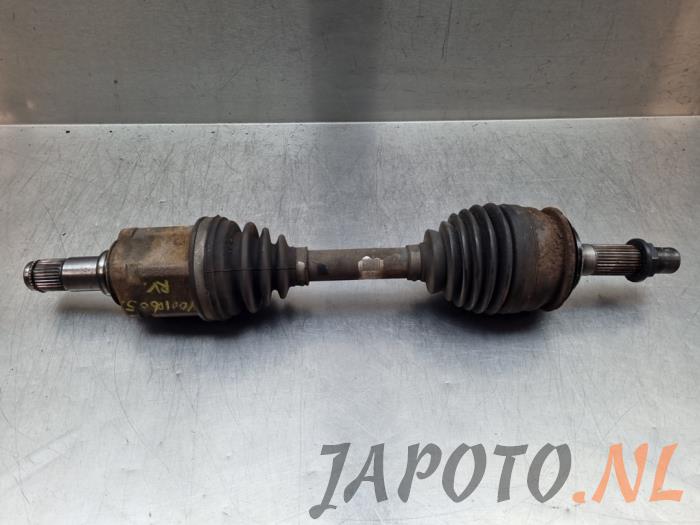 Gebrauchte Antriebswelle rechts vorne Toyota Hilux IV 2.5 D4-D 16V Preis € 190,51 Mit Mehrwertsteuer angeboten von Japoto Parts B.V.