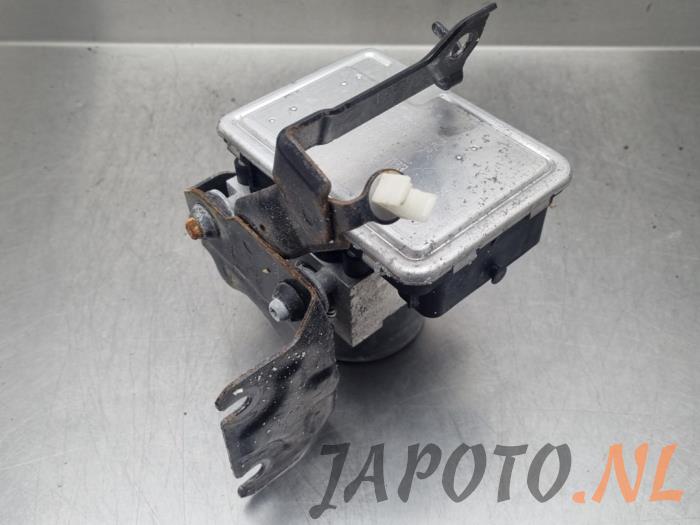 Używane Pompa ABS Mazda CX-5 II (KF) 2.0 SkyActiv-G 165 16V 2WD Cena € 472,50 Procedura marży oferowane przez Japoto Parts B.V.