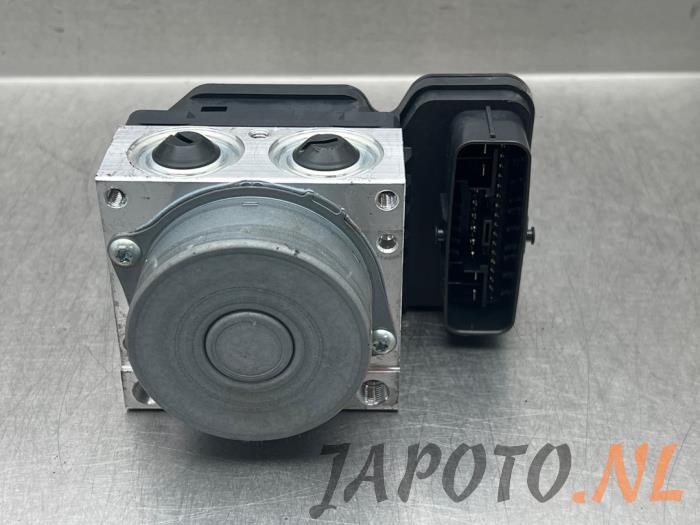 Used ABS pump Toyota Corolla (E21/EA1/EH1) 2.0 16V Hybrid Price € 157,45 Margin scheme offered by Japoto Parts B.V.