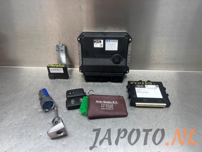 Used Ignition lock + computer Toyota Prius Plus (ZVW4) 1.8 Hybrid 16V Price € 210,00 Margin scheme offered by Japoto Parts B.V.
