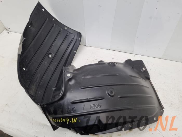 Usados Protector interno Mazda 3 Sport (BP) 2.0 SkyActiv-X M Hybrid 16V Precio € 26,20 Norma de margen ofrecido por Japoto Parts B.V.