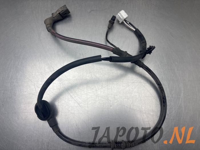 Używane Przewód ABS Mazda 3 Sport (BP) 2.0 SkyActiv-X M Hybrid 16V Cena € 26,24 Procedura marży oferowane przez Japoto Parts B.V.