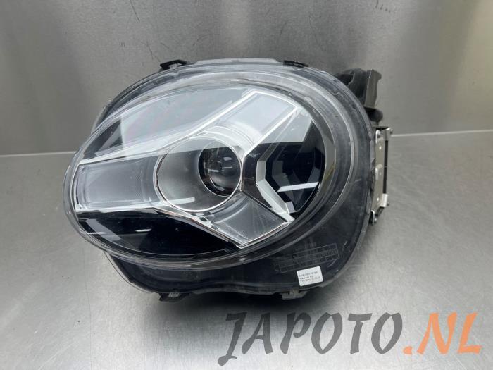 Używane Reflektor lewy Nissan Juke (F16) 1.0 DIG-T 117 12V Cena € 419,99 Procedura marży oferowane przez Japoto Parts B.V.