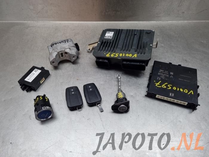 Used Ignition lock + computer Toyota Corolla (E21/EA1/EH1) 2.0 16V Hybrid Price € 366,45 Margin scheme offered by Japoto Parts B.V.