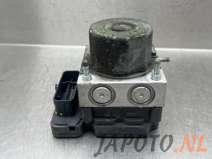 Begagnade ABS-pump Toyota GT 86 (ZN) 2.0 16V Pris € 262,49 Marginaltabell erbjuds av Japoto Parts B.V.