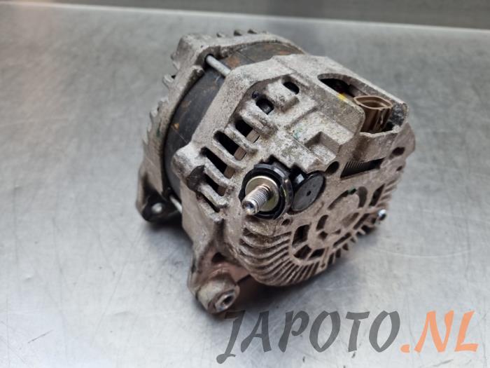 Dynamo van een Mazda CX-30 (DM) 1.8 Skyactiv D 116 16V 2021