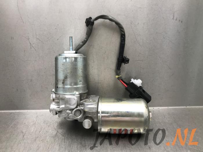 Usagé Bloc ABS Toyota Corolla (E21/EA1/EH1) 2.0 16V Hybrid Prix € 157,45 Règlement à la marge proposé par Japoto Parts B.V.