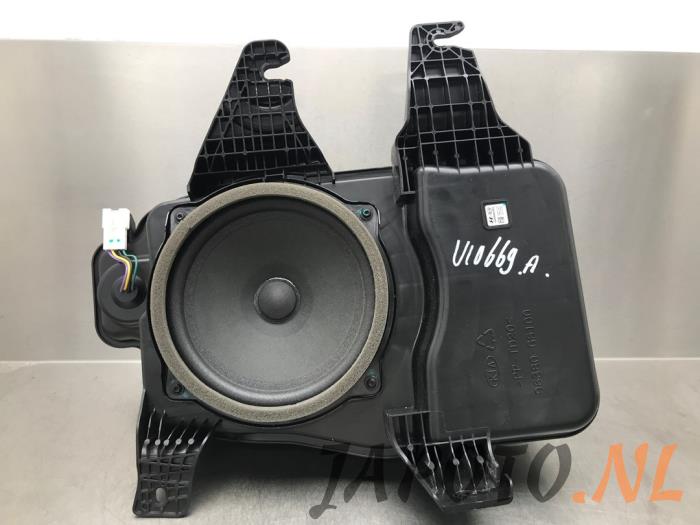 Używane Subwoofer Kia Niro I (DE) 1.6 GDI Hybrid Cena € 104,95 Procedura marży oferowane przez Japoto Parts B.V.