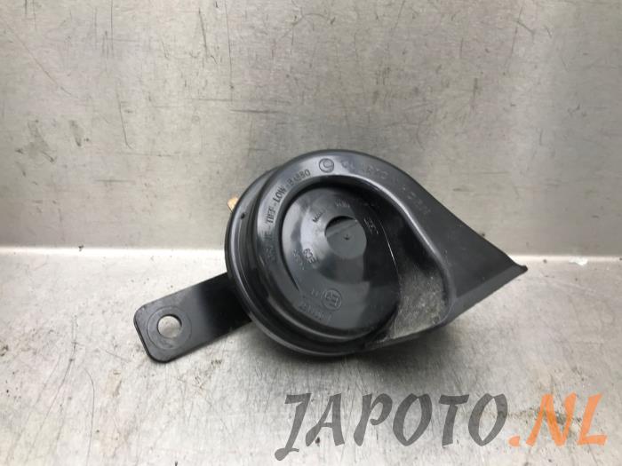 Używane Klakson Nissan Juke (F16) 1.0 DIG-T 12V Cena € 20,95 Procedura marży oferowane przez Japoto Parts B.V.
