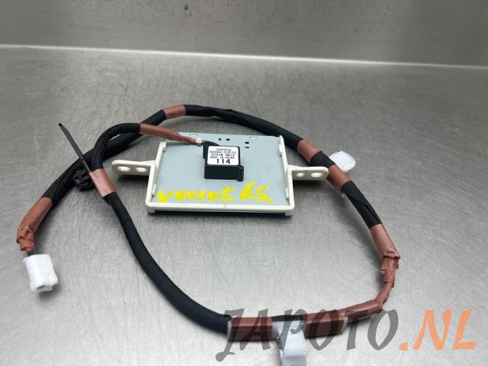 Używane Antena GPS Lexus IS (E3) 300h 2.5 16V Cena € 52,49 Procedura marży oferowane przez Japoto Parts B.V.