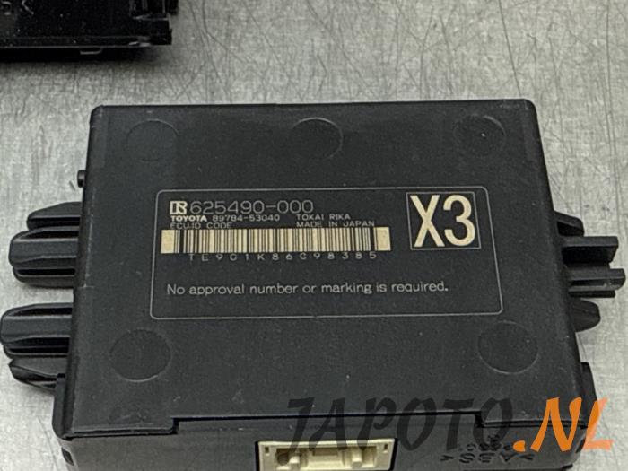 Ignition lock + computer from a Lexus IS (E3) 300h 2.5 16V 2018