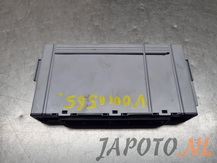 Used Computer, miscellaneous Lexus IS (E3) 300h 2.5 16V Price € 78,74 Margin scheme offered by Japoto Parts B.V.