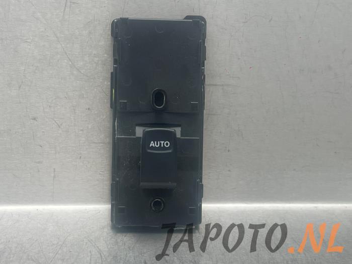 Usados Interruptor de ventanilla eléctrica Toyota GT 86 (ZN) 2.0 16V Precio € 36,70 Norma de margen ofrecido por Japoto Parts B.V.