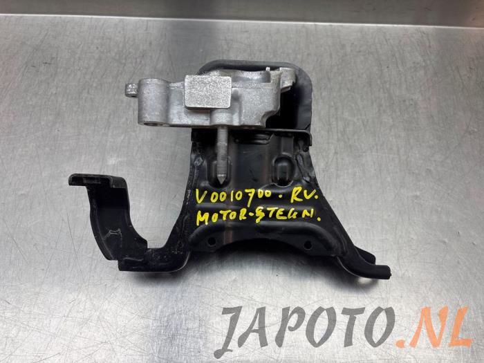 Usagé Support moteur Lexus UX 250h 2.0 16V Prix € 52,45 Règlement à la marge proposé par Japoto Parts B.V.