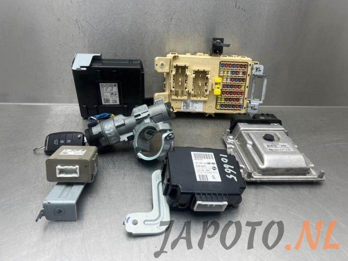 Used Ignition lock + computer Kia Picanto (JA) 1.0 12V Price € 209,95 Margin scheme offered by Japoto Parts B.V.