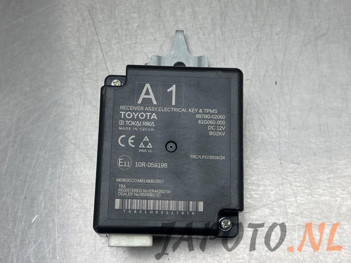 Begagnade Däcktrycksmodul Toyota Corolla (E21/EA1/EH1) 2.0 16V Hybrid Pris € 26,24 Marginaltabell erbjuds av Japoto Parts B.V.