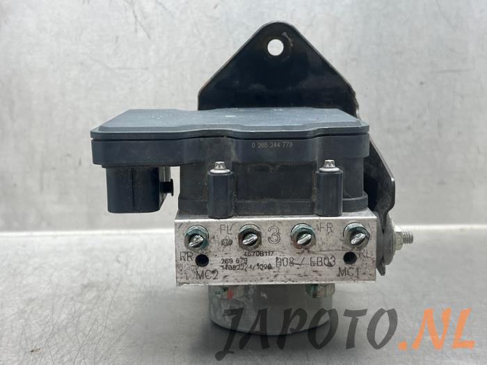 Usagé Pompe ABS Mitsubishi Space Star (A0) 1.0 12V Prix € 104,95 Règlement à la marge proposé par Japoto Parts B.V.