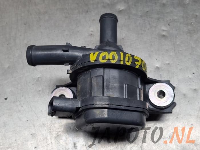 Begagnade Extra vattenpump Lexus UX 250h 2.0 16V Pris € 52,49 Marginaltabell erbjuds av Japoto Parts B.V.