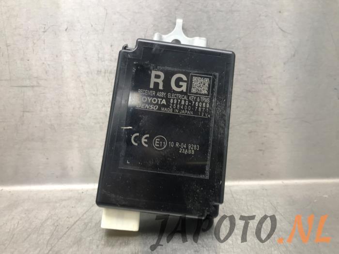 Używane Modul keyless vehicle Lexus UX 250h 2.0 16V Cena € 52,45 Procedura marży oferowane przez Japoto Parts B.V.