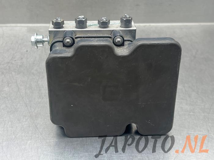 Usagé Bloc ABS Nissan Juke (F16) 1.0 DIG-T 117 12V Prix € 209,95 Règlement à la marge proposé par Japoto Parts B.V.