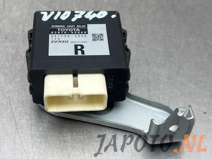 Light relay