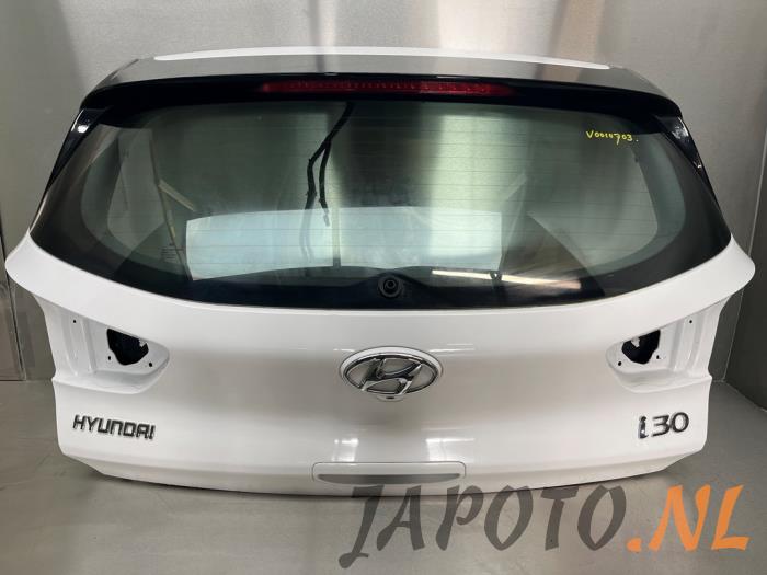 Begagnade Baklucka Hyundai i30 (PDEB5/PDEBB/PDEBD/PDEBE) 1.0 T-GDI 12V Hybrid 48V Pris € 523,95 Marginaltabell erbjuds av Japoto Parts B.V.