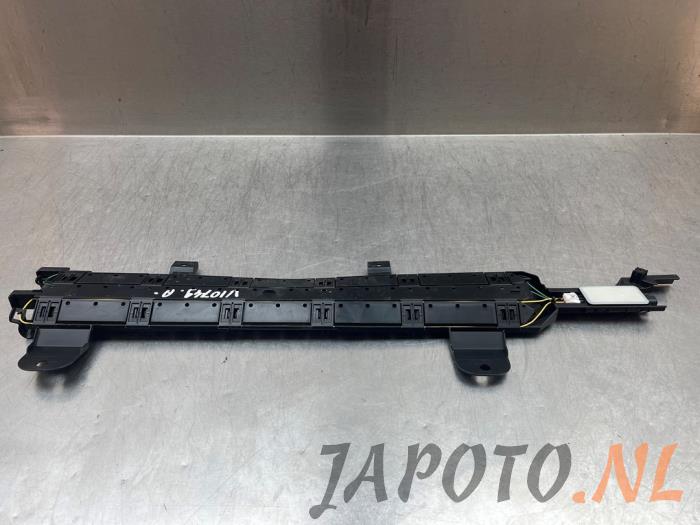 Begagnade Sensor (övriga) Toyota Yaris Cross (PB1/PJ1) 1.5 12V Hybrid 130 Pris € 313,95 Marginaltabell erbjuds av Japoto Parts B.V.