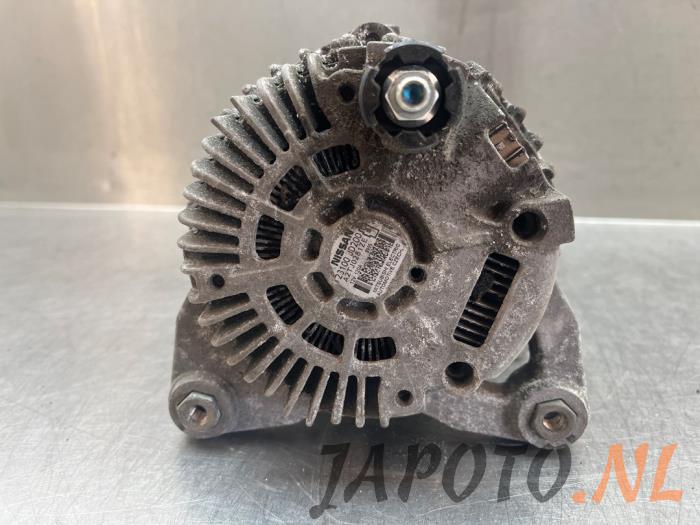 Dynamo from a Nissan Qashqai (J10) 2.0 16V 2008