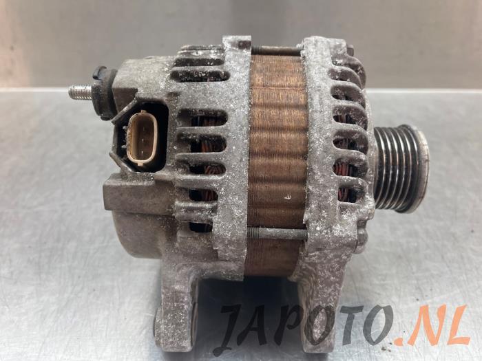 Dynamo from a Nissan Qashqai (J10) 2.0 16V 2008