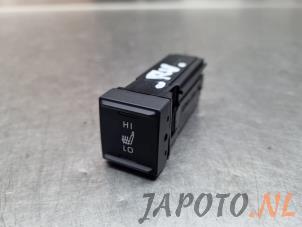 Gebrauchte Sitzheizung Schalter Toyota Yaris Cross (PB1/PJ1) 1.5 12V Hybrid 130 Preis € 24,95 Margenregelung angeboten von Japoto Parts B.V.