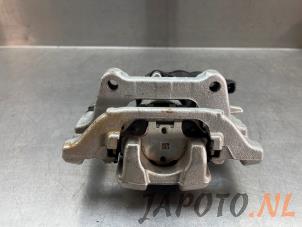 Gebrauchte Bremszange rechts hinten Toyota Yaris Cross (PB1/PJ1) 1.5 12V Hybrid 130 Preis € 99,95 Margenregelung angeboten von Japoto Parts B.V.