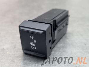Gebrauchte Sitzheizung Schalter Toyota Yaris Cross (PB1/PJ1) 1.5 12V Hybrid 130 Preis € 24,95 Margenregelung angeboten von Japoto Parts B.V.