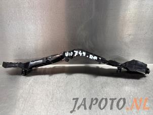 Gebrauchte Stoßstangenstütze rechts hinten Toyota Yaris Cross (PB1/PJ1) 1.5 12V Hybrid 130 Preis € 19,99 Margenregelung angeboten von Japoto Parts B.V.