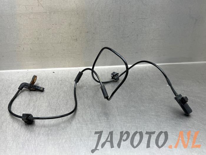 Begagnade ABS-sensor Toyota Yaris Cross (PB1/PJ1) 1.5 12V Hybrid 130 Pris € 36,70 Marginaltabell erbjuds av Japoto Parts B.V.