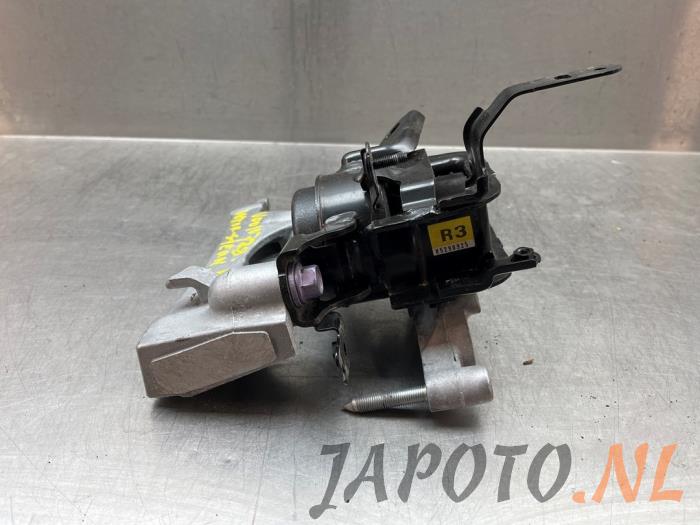 Used Engine mount Toyota RAV4 (A5) 2.5 Hybrid 16V AWD Price € 52,49 Margin scheme offered by Japoto Parts B.V.