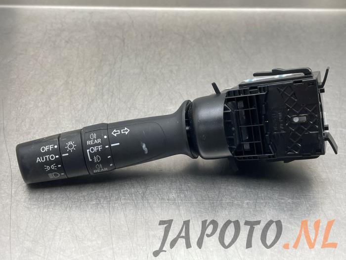 Używane Przelacznik swiatel Honda Jazz (GK/GP) 1.3 -i-VTEC 16V Cena € 41,95 Procedura marży oferowane przez Japoto Parts B.V.