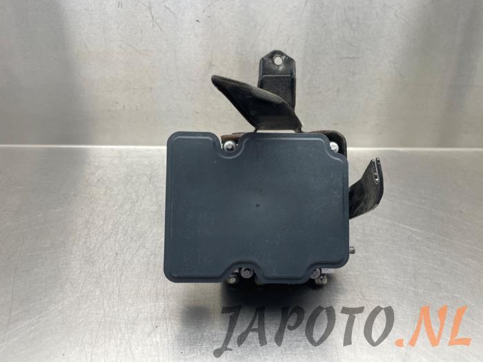 Usagé Pompe ABS Honda Jazz (GK/GP) 1.3 -i-VTEC 16V Prix € 183,70 Règlement à la marge proposé par Japoto Parts B.V.