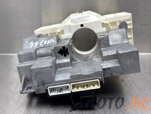 Ignition lock + computer from a Mazda CX-5 I (KE,GH) 2.2 Skyactiv D 150 16V 4WD 2014