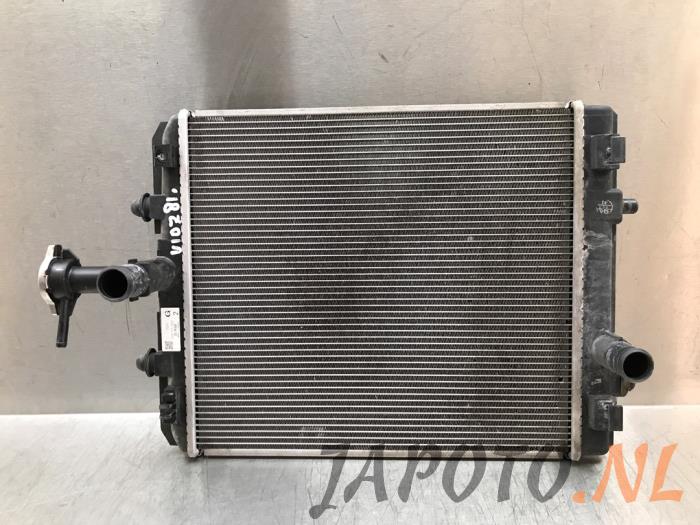 Usagé Radiateur Toyota Aygo (B40) 1.0 12V VVT-i Prix € 41,99 Règlement à la marge proposé par Japoto Parts B.V.